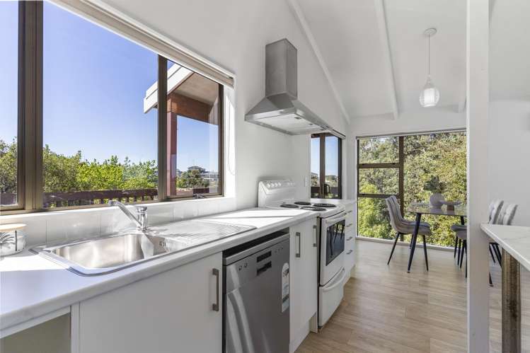 1/18, 2/18 Glen Vista Road Bayview_9
