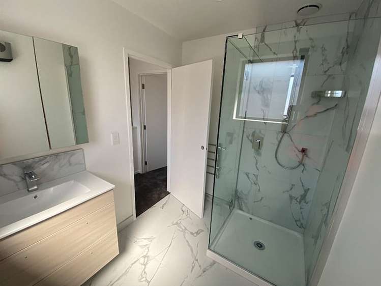 6/24 Yeovil Rd Te Atatu Peninsula_4