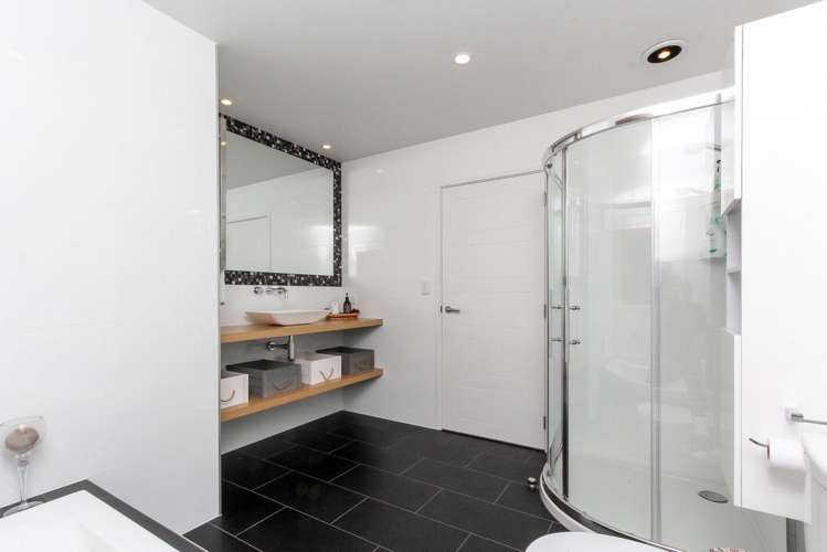 81 Karamea Street Whalers Gate_10