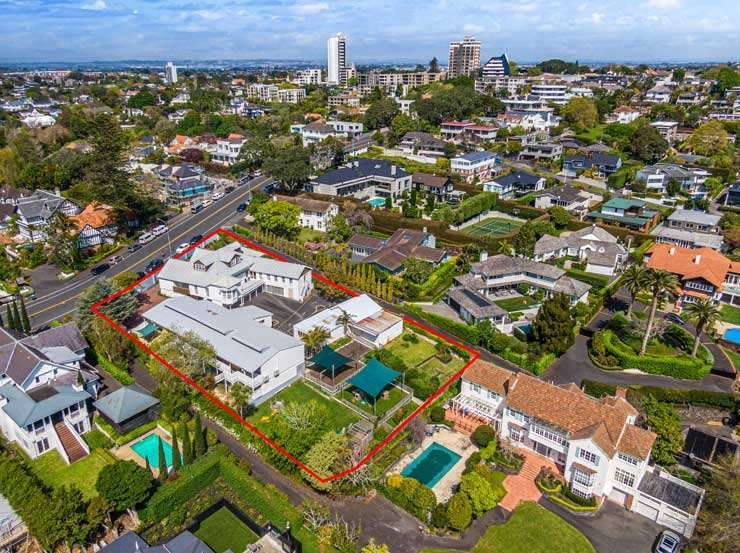 shingle arts and crafts house with modern steel roof and pool   169 Victoria Avenue, Remuera