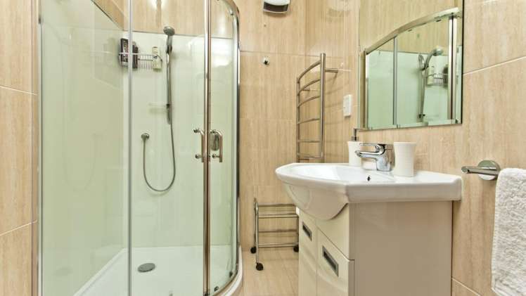 212 East Coast Road Forrest Hill_11