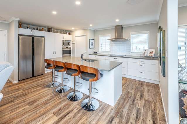 34 Tirimoana Place Otamatea_1