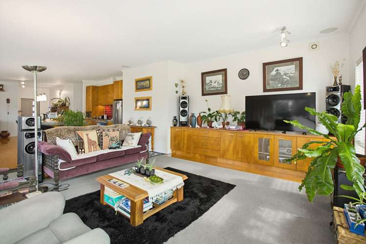 5 Debenham Drive Whitianga_9