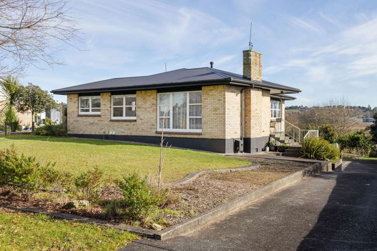 203 Warburton Crescent_0