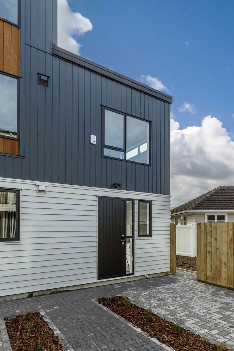 2F Glenford Lane Te Atatu Peninsula_15