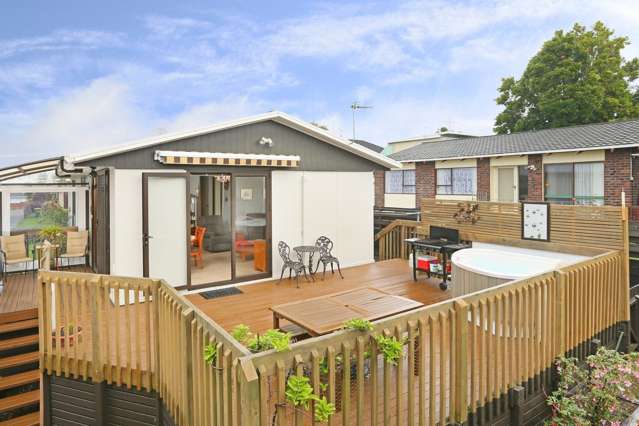 2/88 Roberts Road Te Atatu South_1