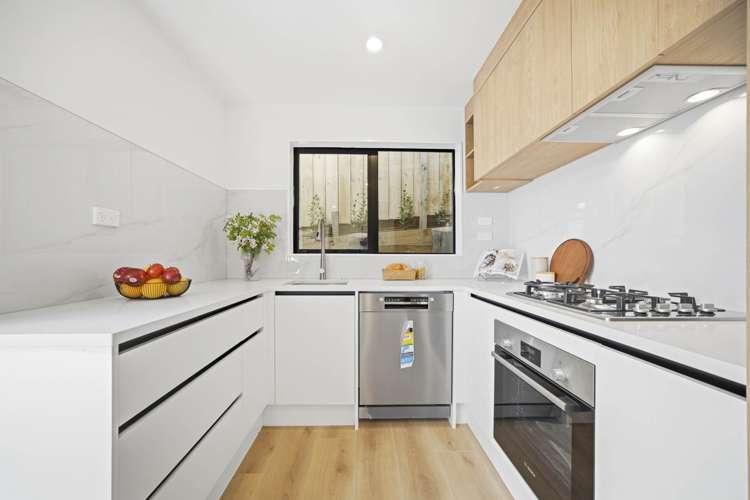 79B Girrahween Drive Totara Vale_7