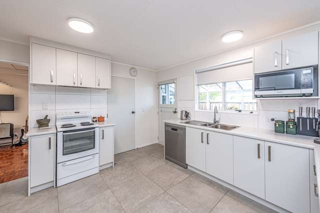 19 Exeter Crescent Springvale_4