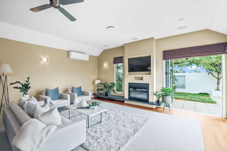 24 Crombie Green Northwood_11