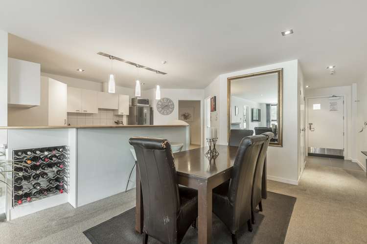 2/8 Basque Road Eden Terrace_9