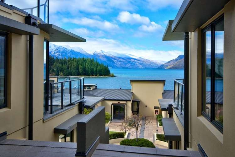Lake Esplanade Queenstown_8