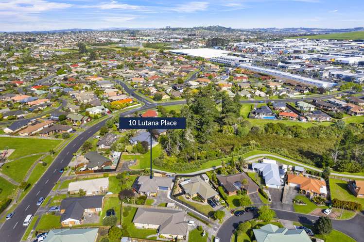 10 Lutana Place Pakuranga Heights_24