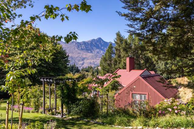 Unique Funky Farmhouse