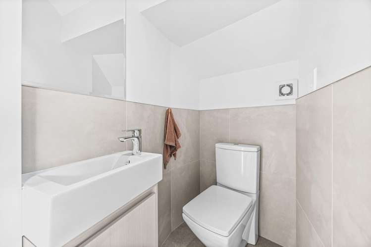 2 Koropiko Lane Flat Bush_8