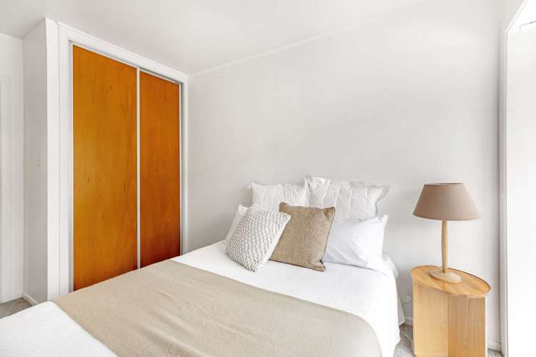 1/21 Greenock Street Redwood_16