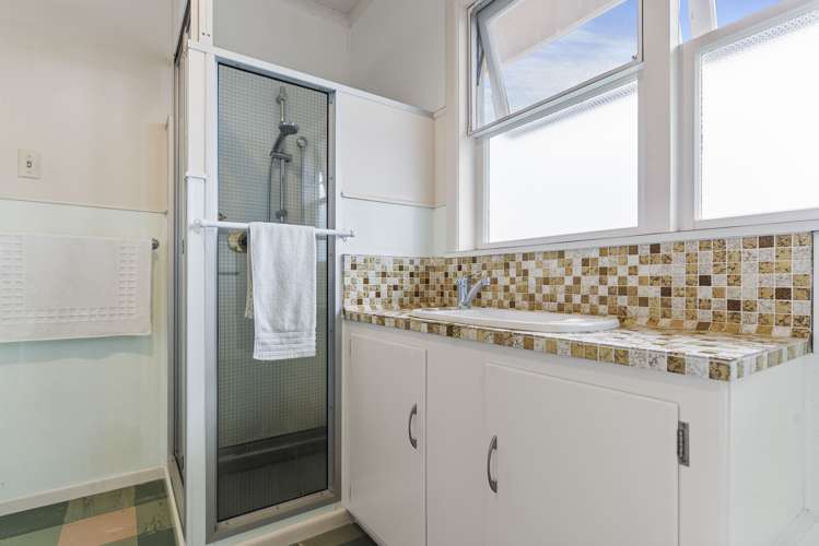 27 Grassways Avenue Pakuranga_13