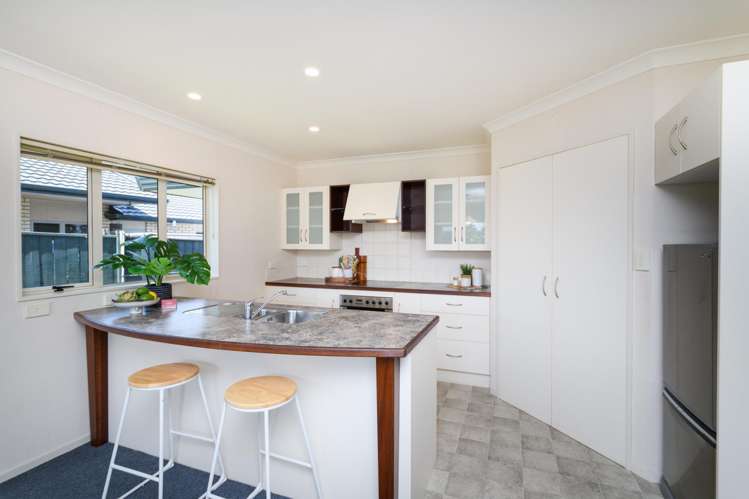 17 Brookside Close Highbury_12