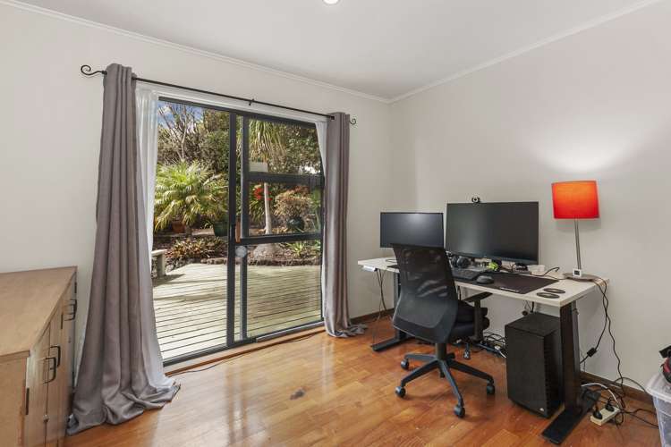 64 Stott Avenue Birkdale_13