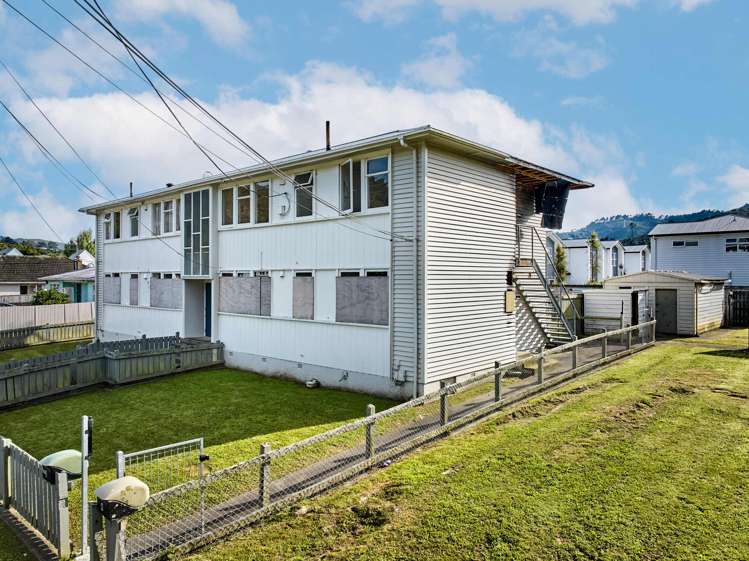 2-8 Hanson Grove Stokes Valley_1