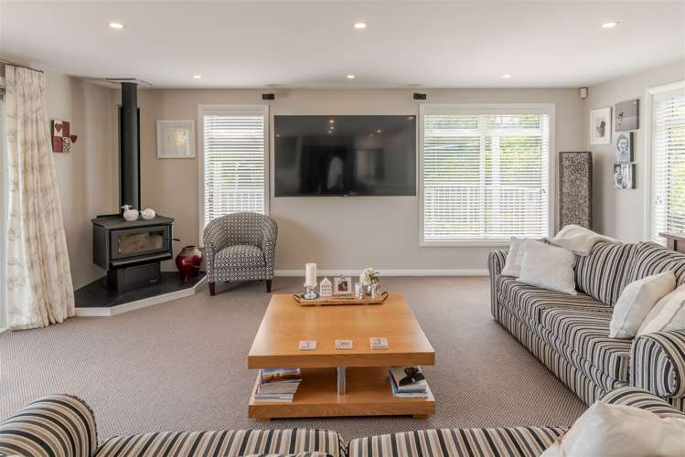 12 Settlers Hill Akaroa_19