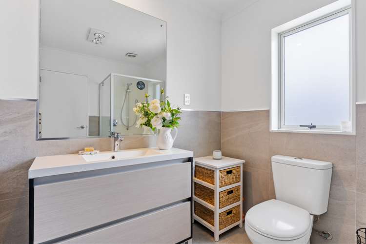 8 Onekura Street Red Beach_21