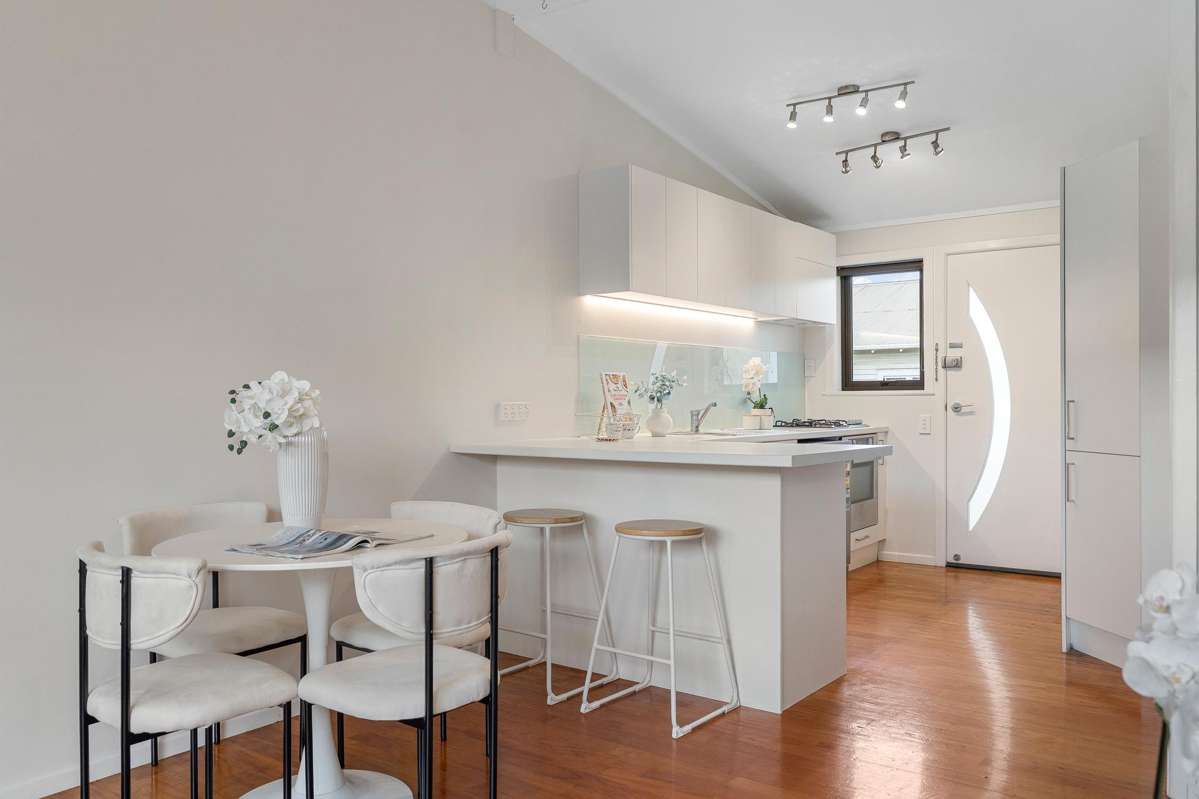 2/100 Victoria Street_5