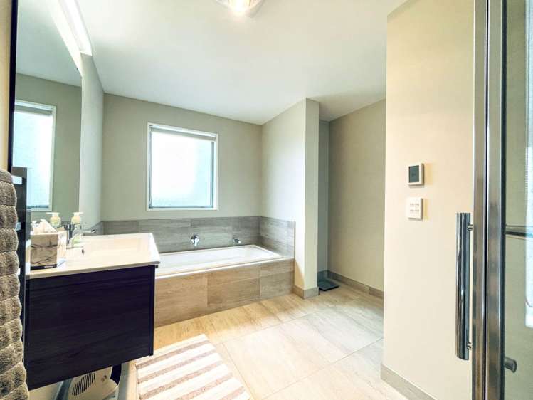 8 Freedom Lane Beachlands_15