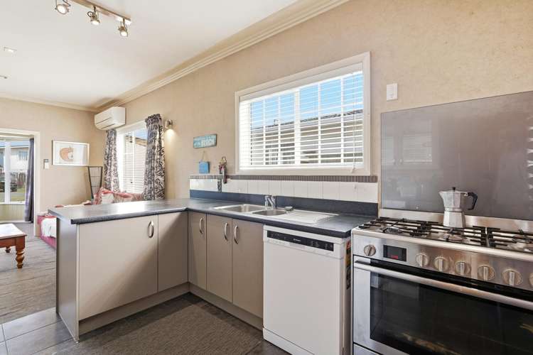 10 Andresen Street Foxton Beach_4