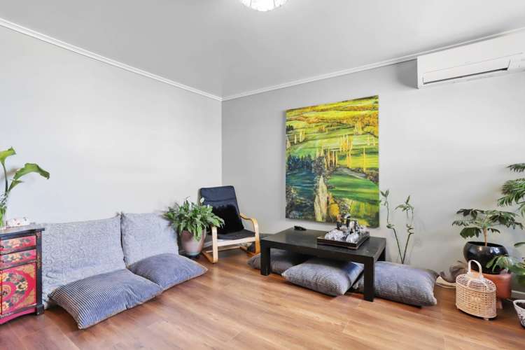 2/1 Sturges Road Henderson_5