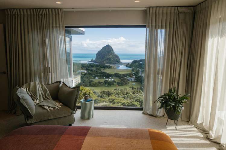 27 Glenesk Road Piha_17