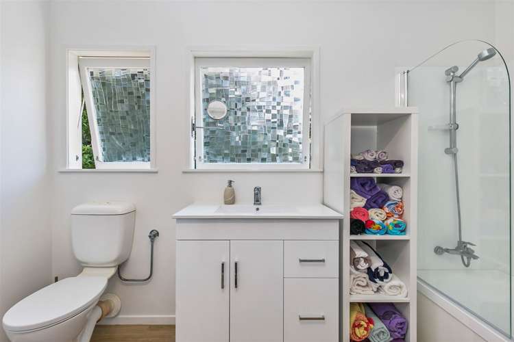 42 Park Hill Road Birkenhead_15