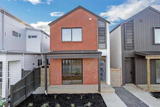 Stylish Brand New Standalone Home – 4 Bedrooms with 2 Ensuit