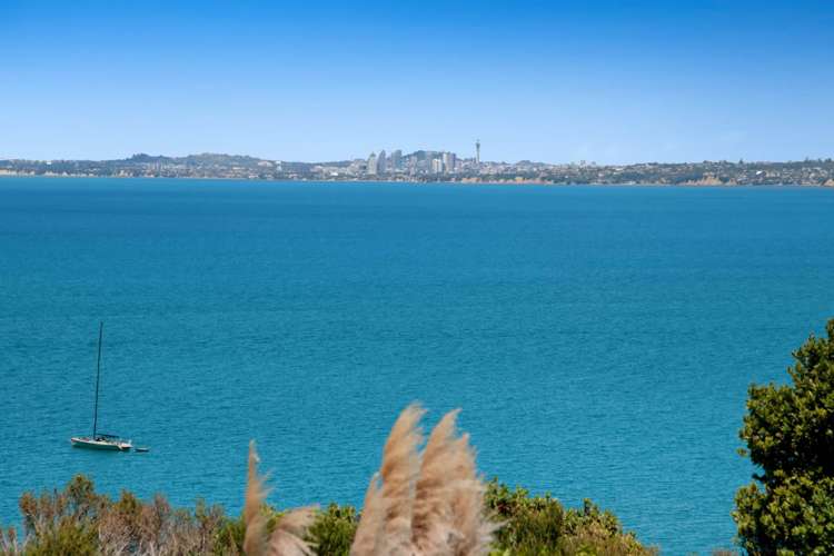 29 Roberts Road Matakatia_5