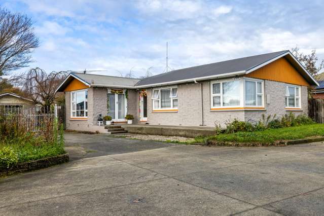 Solid 1960s Home on Expansive 888sqm Section