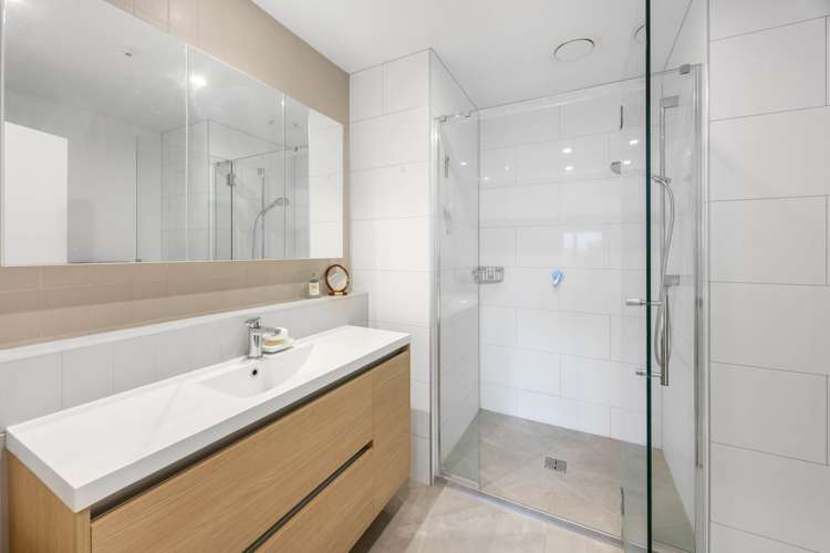 203/1 Kimiora Street Three Kings_10