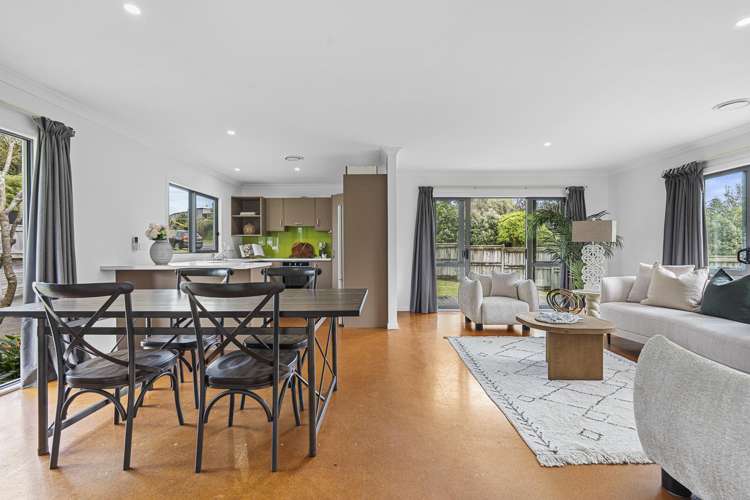 1185 South Road Oakura_8