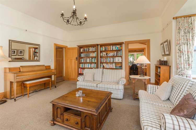 6 Ascot Avenue Narrow Neck_10