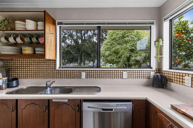 19a Menin Road Onekawa_3