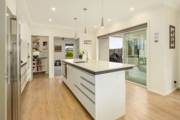 3 Pharazyn Avenue Waikanae Beach_11