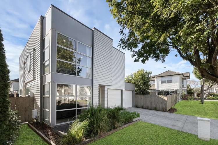 12 Phar Lap Crescent_1
