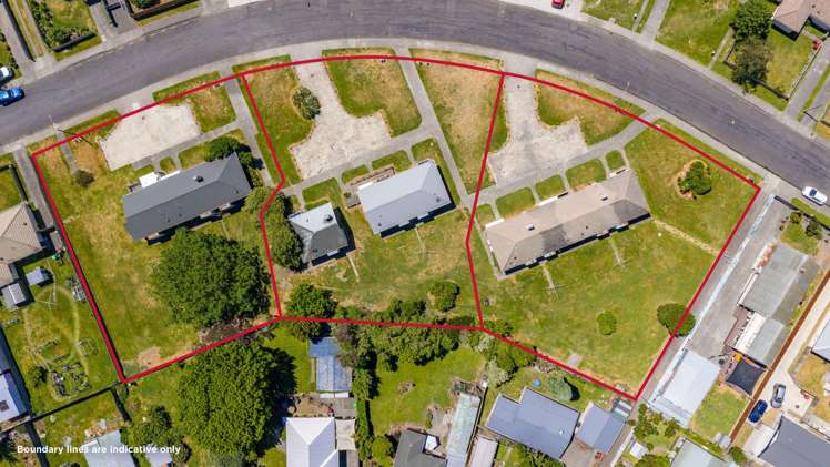 1213–1225 Cunningham Crescent Mayfair_2