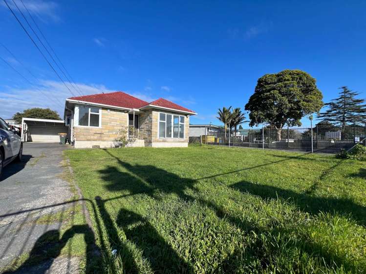 74 Russell Road Manurewa_2