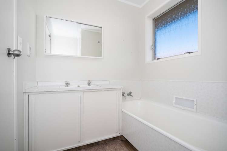 571a Fraser Street Greerton_11