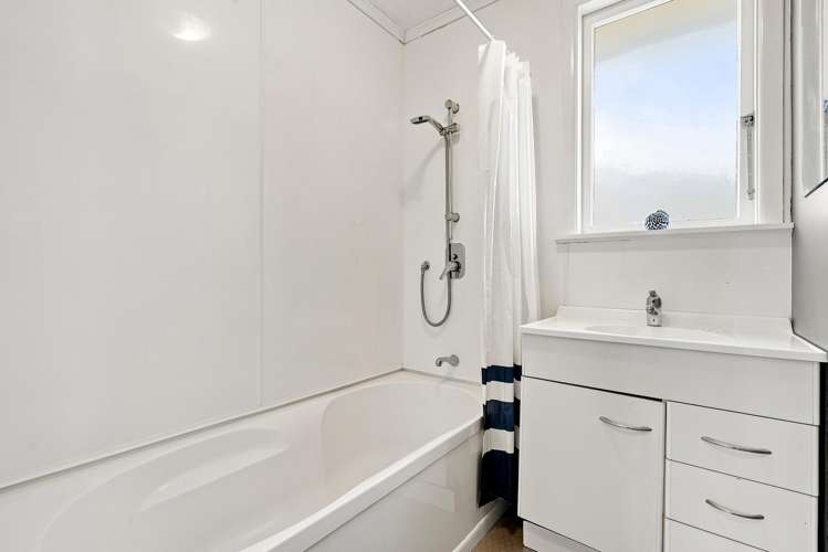 57 Chorley Avenue Massey_9