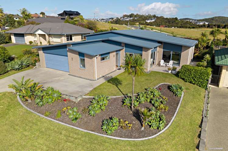 61 Roberta Crescent Orewa_24