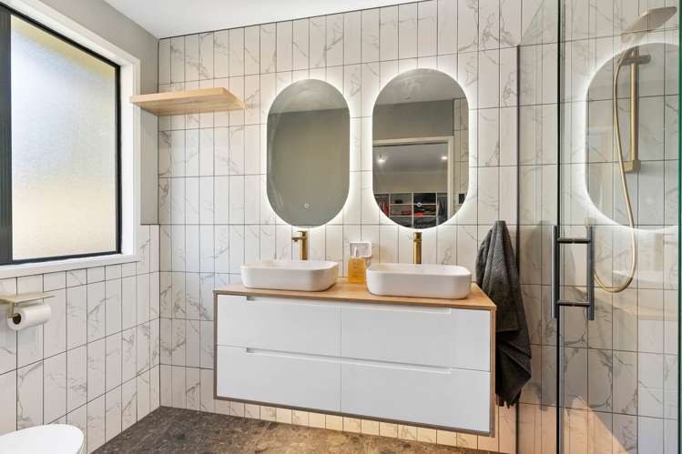 26 Maywood Crescent Glen Eden_11