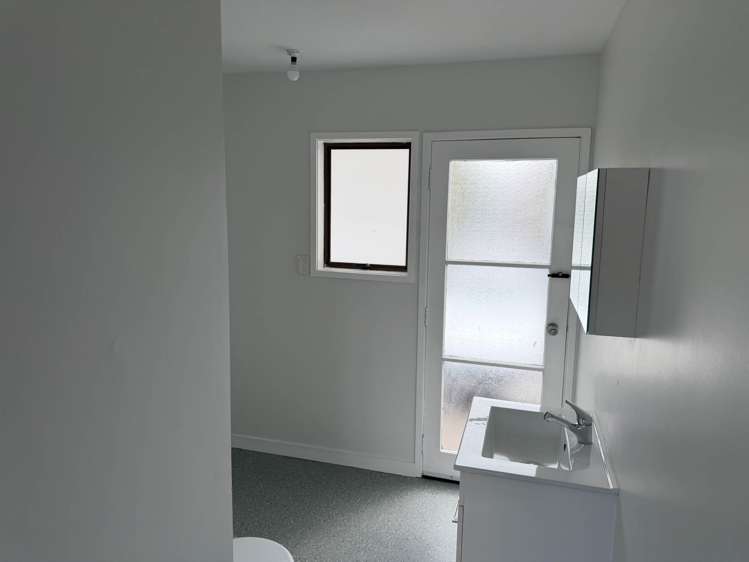 1-28 Widmore Drive Royal Heights_10