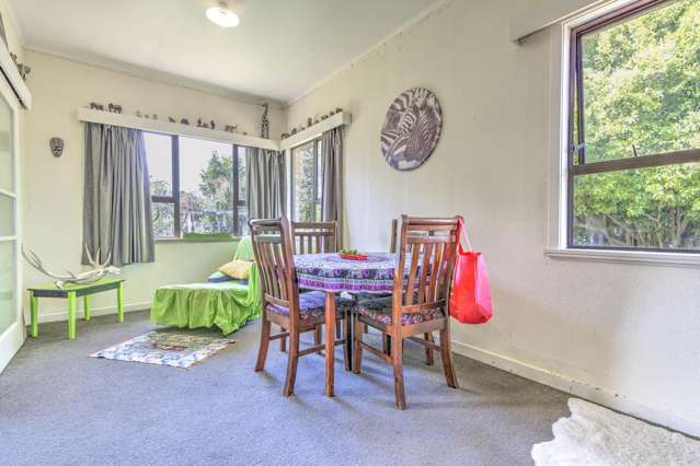 249 Dey Street Hamilton East_4