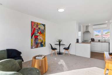 8/27 Nikau Street_1