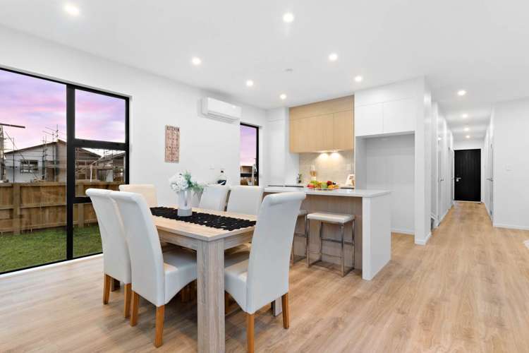 5 Taiororua Avenue Massey_9